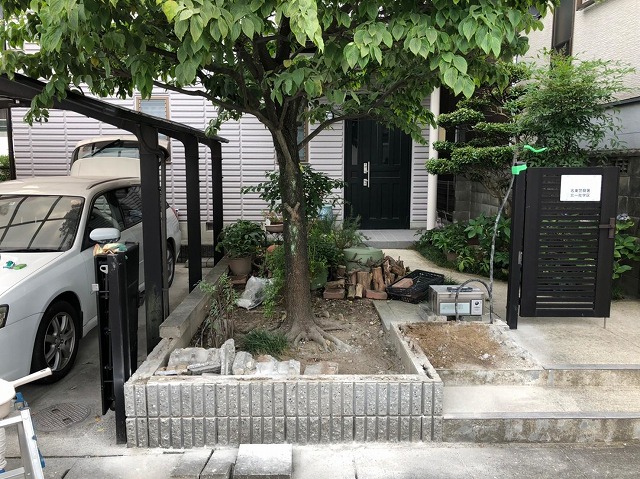 既存の外門を解体